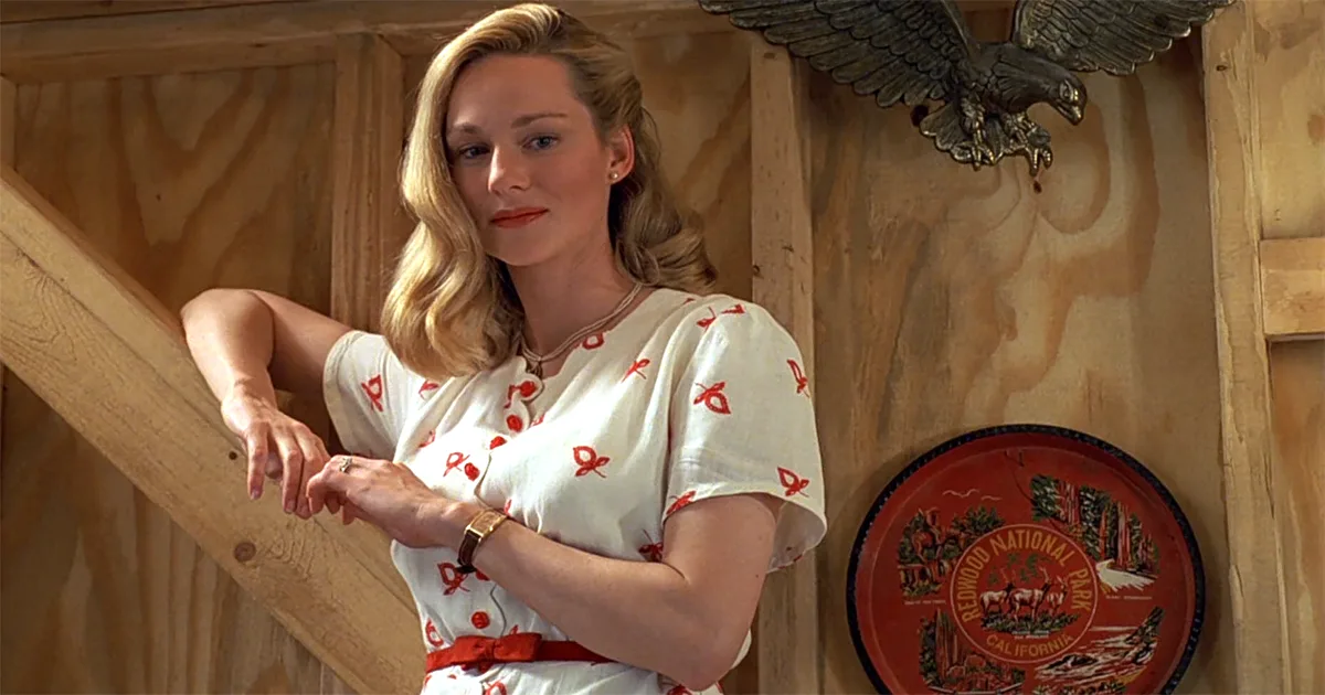 Laura Linney in 1998